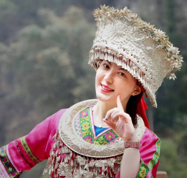 云南各民族真是美女如云,看你喜歡哪一朵?