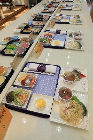 東航云南提升機(jī)上餐飲質(zhì)量 彰顯云南特色